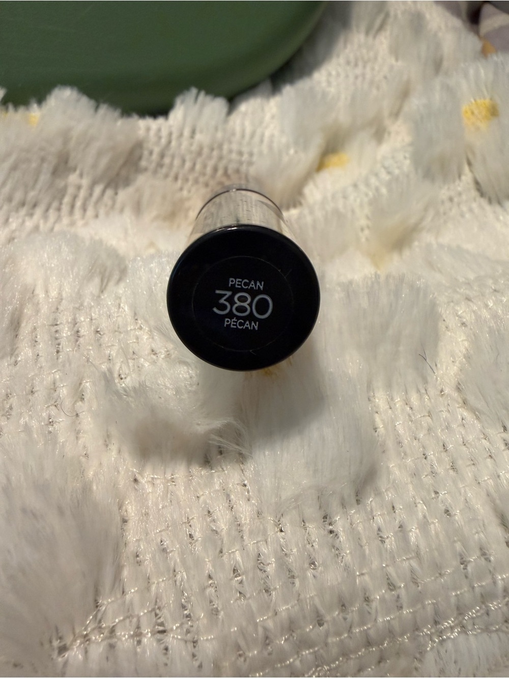 Revolution Concealer - Beige - Picture 2 of 2